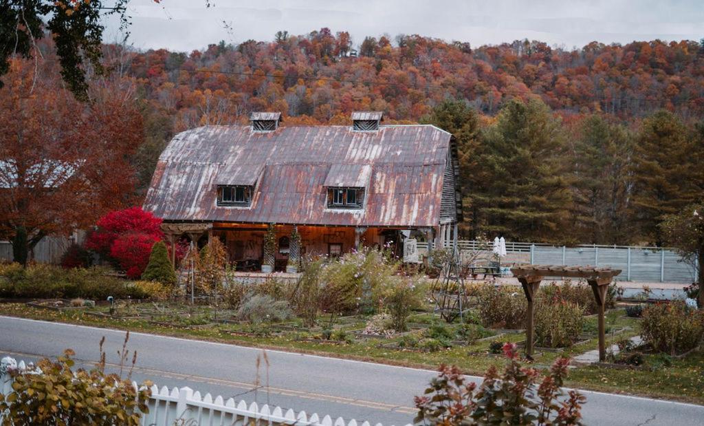 The Mast Farm Inn Banner Elk Bagian luar foto